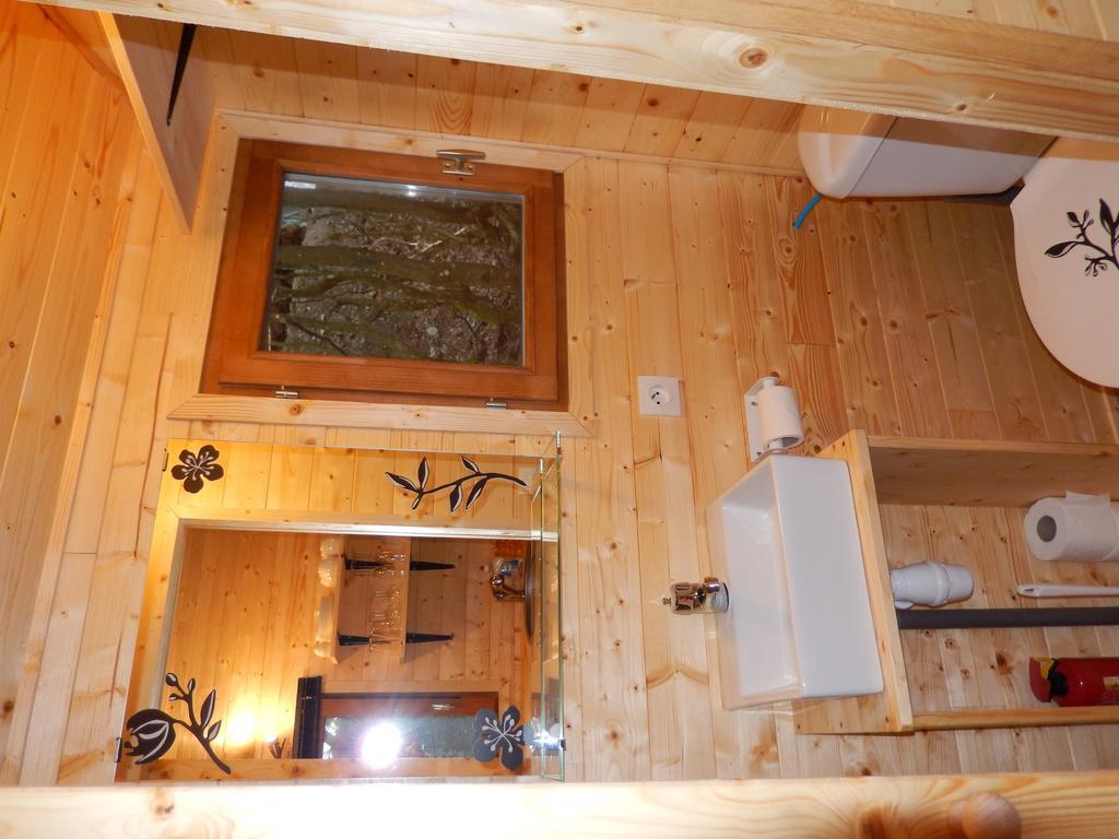 B&B Le 'Ti 'Bou De Refuge Bouillon Bilik gambar