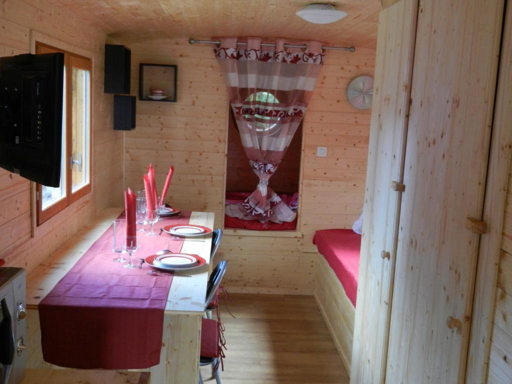 B&B Le 'Ti 'Bou De Refuge Bouillon Bilik gambar